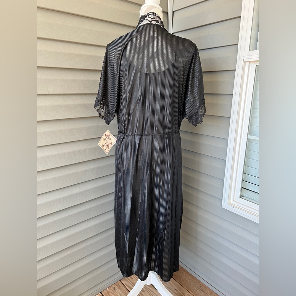 NWT- VINTAGE PRIVATE MOMENTS BLACK SET ROBE & NIGHT GOWN BLACK LACE Sz M - Picture 5 of 7